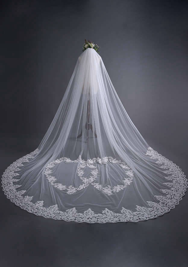 One-tier Cathedral Bridal Veils With Applique