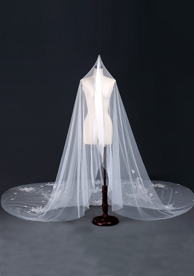 One-tier Cathedral Bridal Veils With Applique Lace Flower