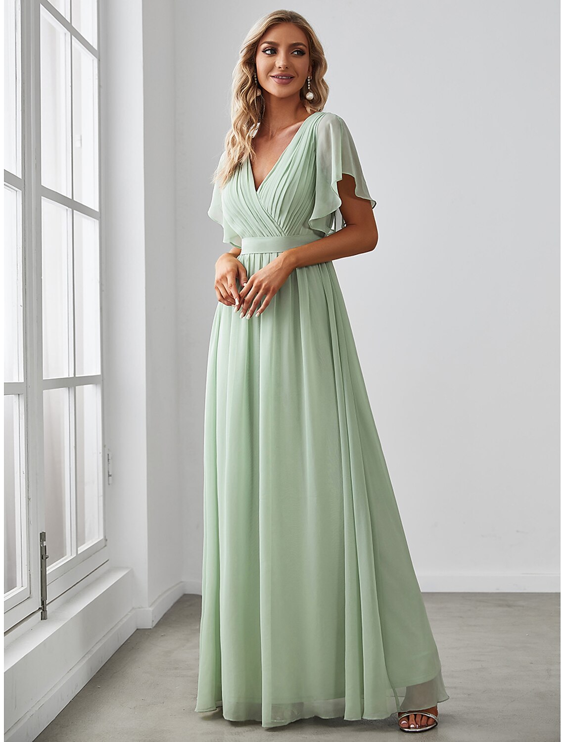 Weitese A-Line Bridesmaid Dress V Neck Short Sleeve Elegant Stretch Chiffon with Ruffles / Solid Color