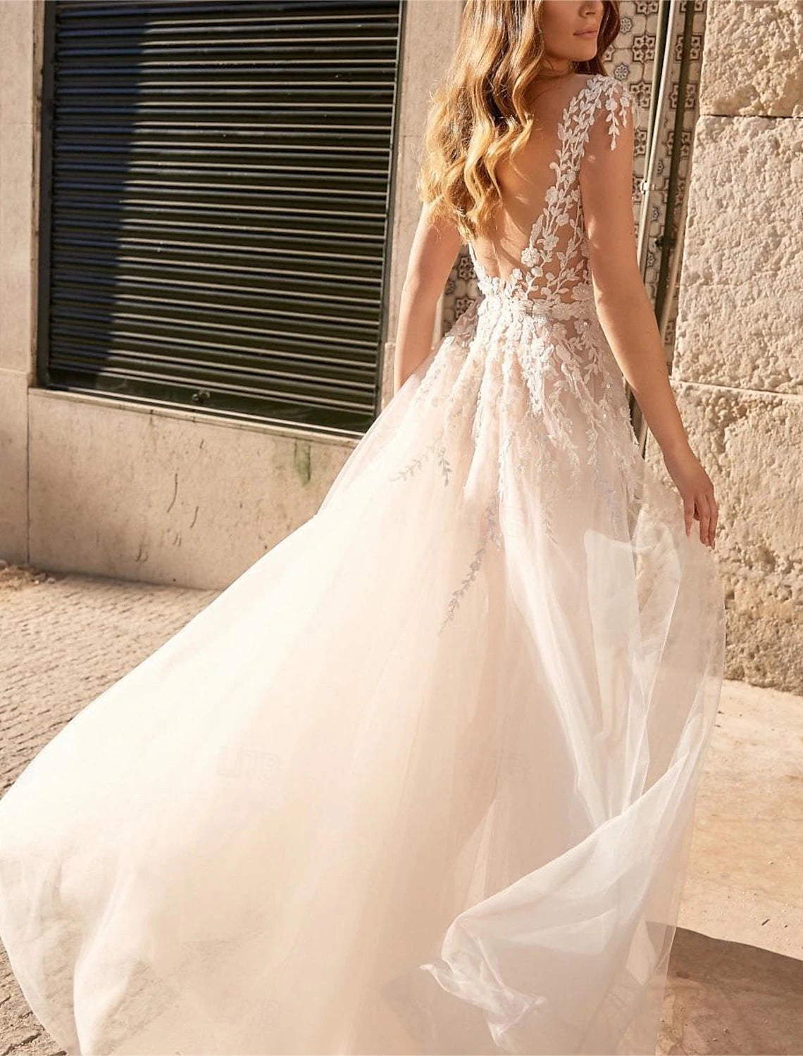 Beach Boho Wedding Dresses A-Line Boat Neck Sleeveless Floor Length Organza Bridal Gowns