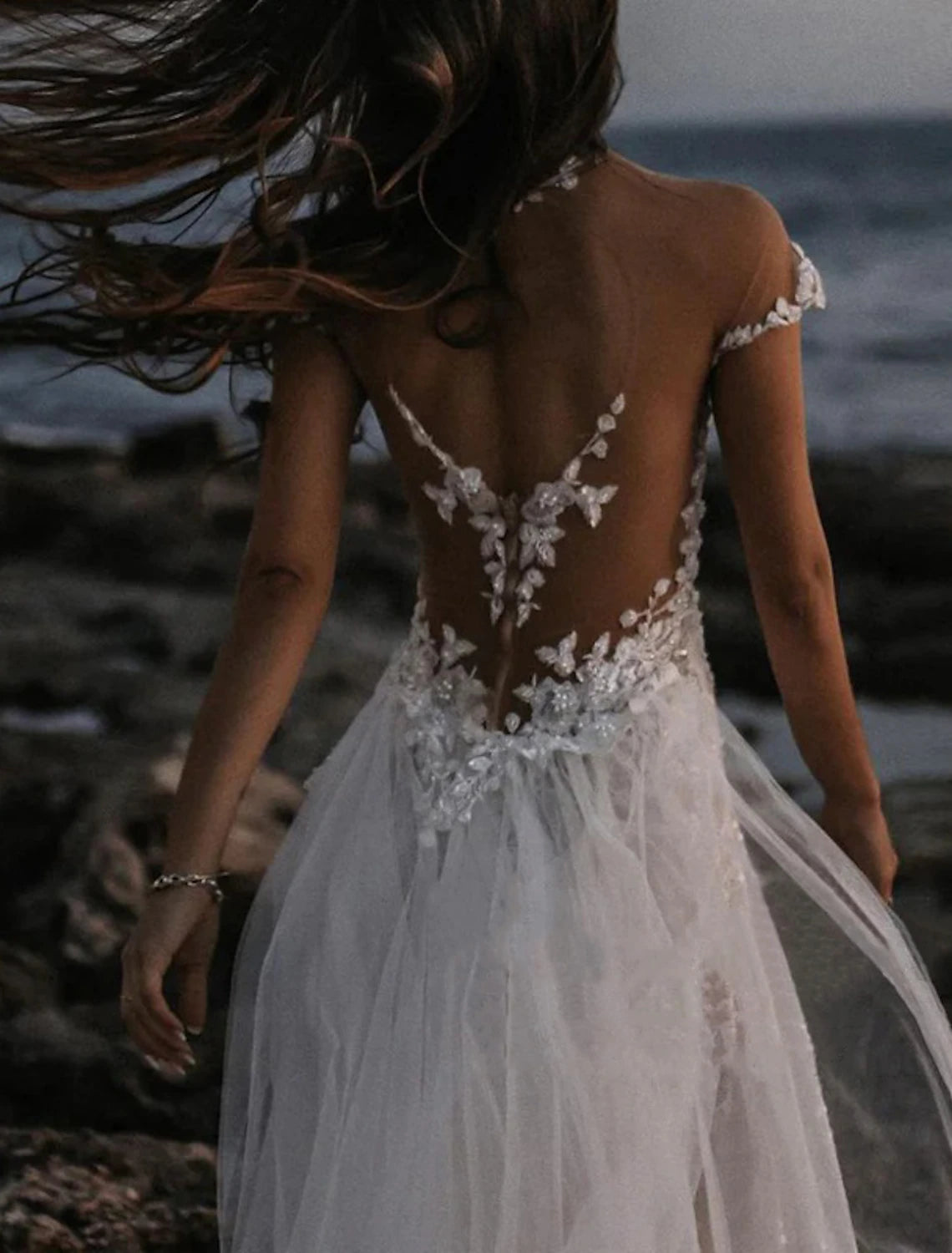 Beach Open Back Boho Wedding Dresses A-Line Off Shoulder Cap Sleeve Court Train Lace Bridal Gowns