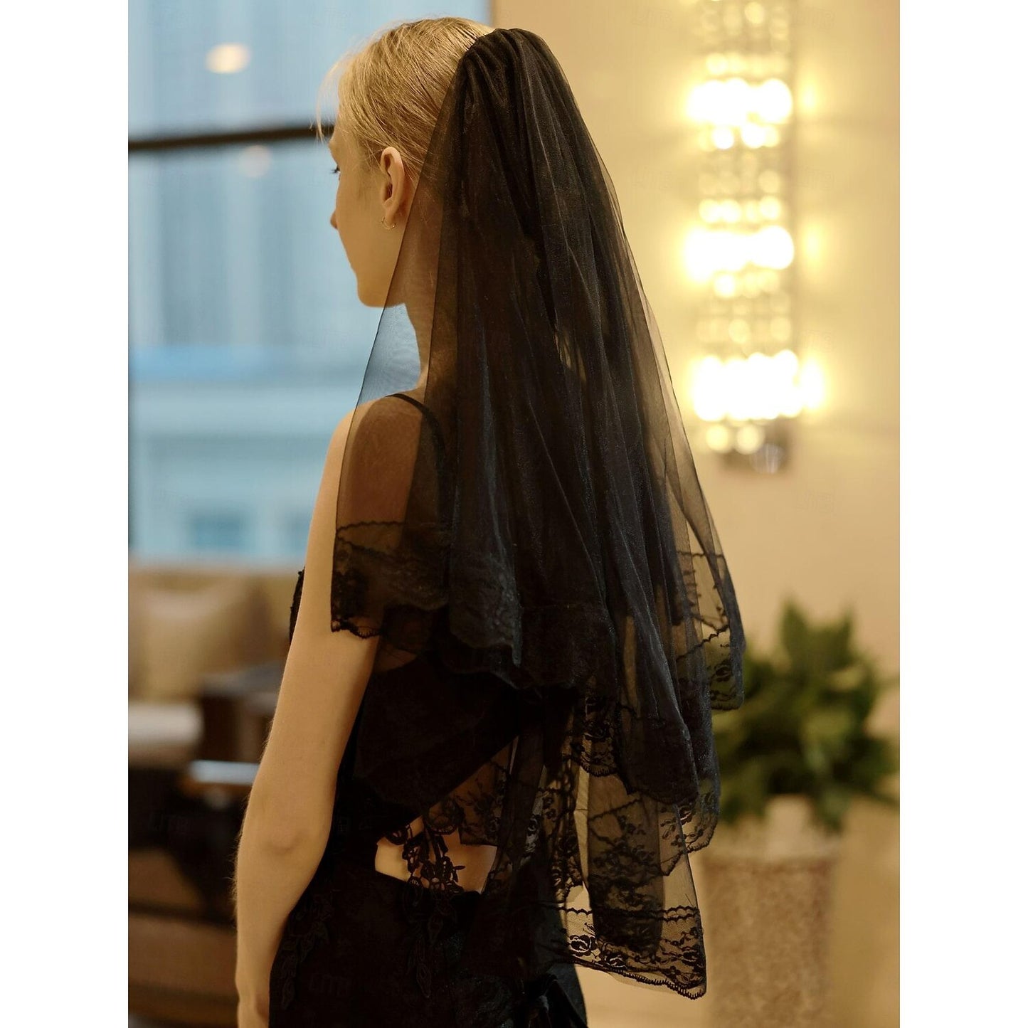 Two-tier Antique / Lace Applique Edge Wedding Veil Elbow Veils