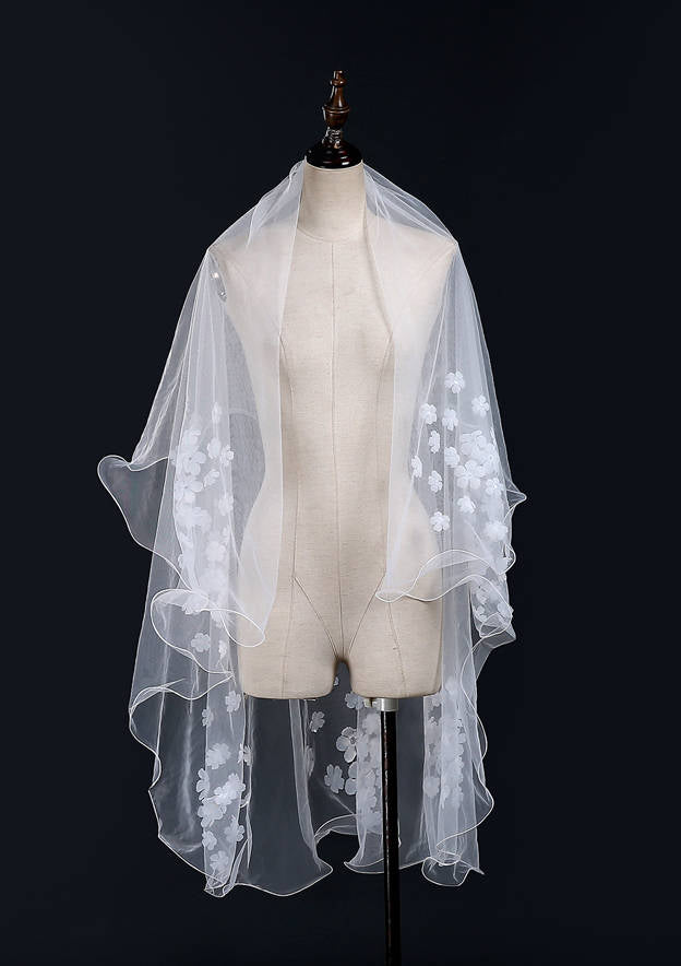 Two-tier Fingertip Bridal Veils With Flower