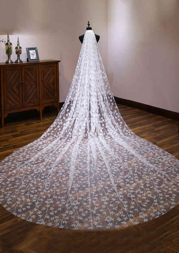 One-tier Cathedral Bridal Veils With Flower