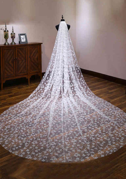 One-tier Cathedral Bridal Veils With Flower