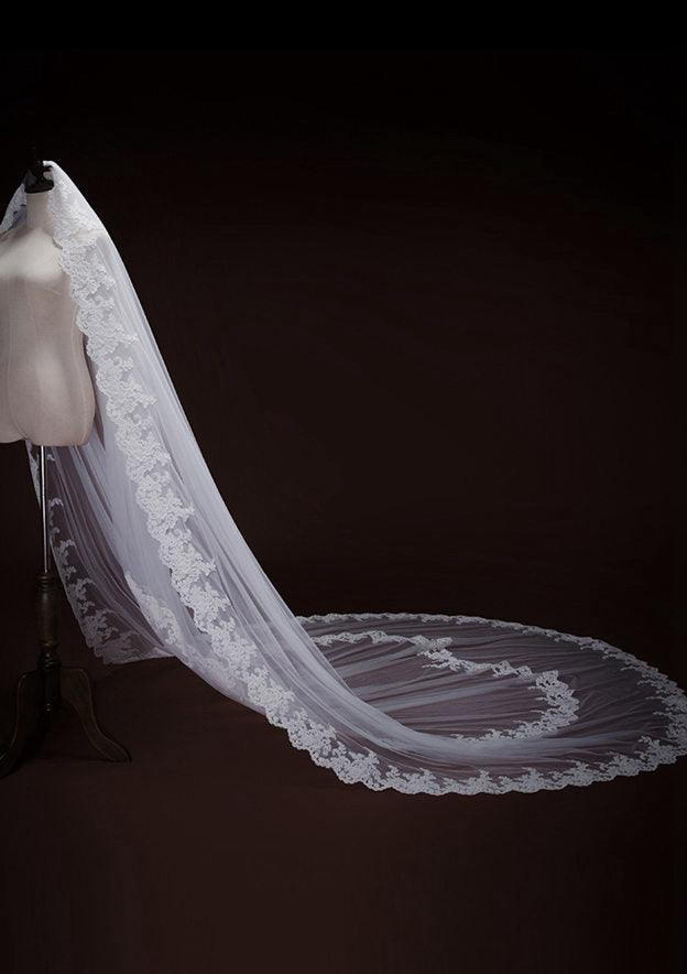 One-tier Cathedral Bridal Veils With Applique