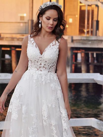 Sleeveless Applique V-neck Sweep/Brush Train Wedding Dresses