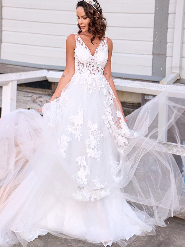 Sleeveless Applique V-neck Sweep/Brush Train Wedding Dresses