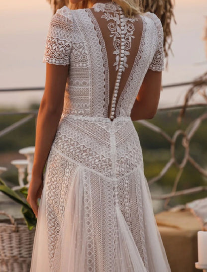 Beach Wedding Dresses A-Line Illusion Neck Short Sleeve Court Train Lace Bridal Gowns