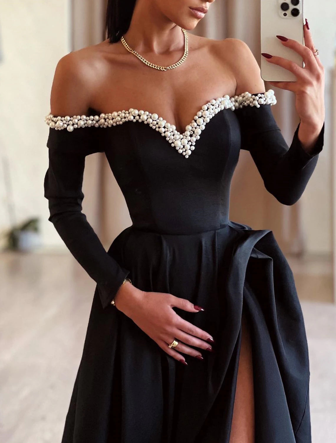 A-Line Evening Gown Black Dress Dress Formal Masquerade Sweep / Brush Train Long Sleeve Off Shoulder Satin