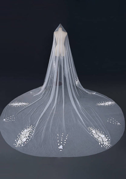 One-tier Cathedral Bridal Veils With Applique Lace Flower