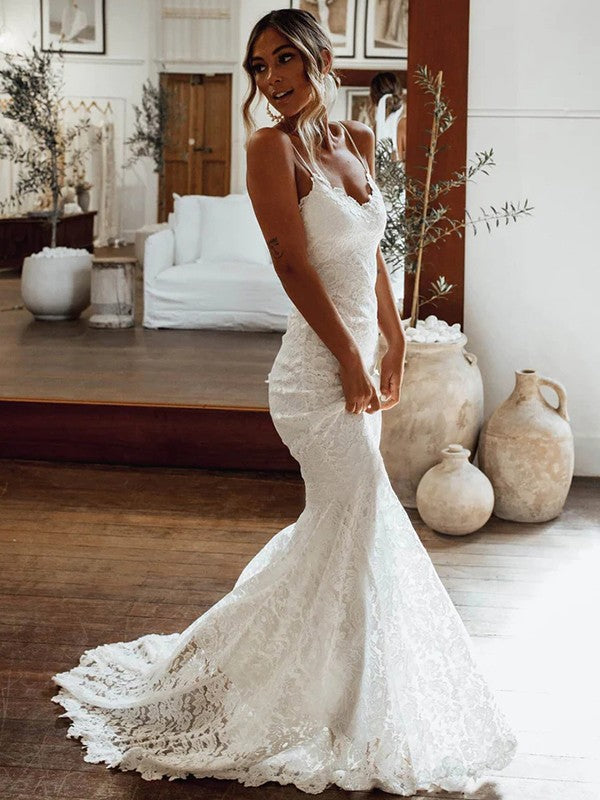 Lace V-neck Sleeveless Court Train Wedding Dresses