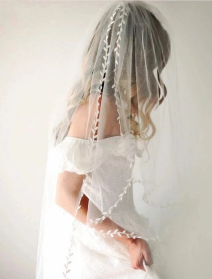 One-tier Pearls / Classic & Timeless / Elegant & Luxurious Wedding Veil Cathedral Veils