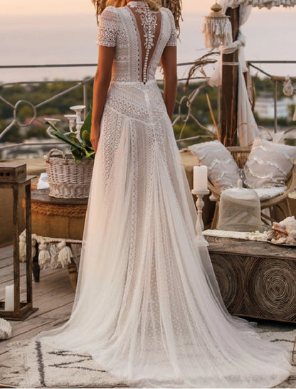 Beach Wedding Dresses A-Line Illusion Neck Short Sleeve Court Train Lace Bridal Gowns