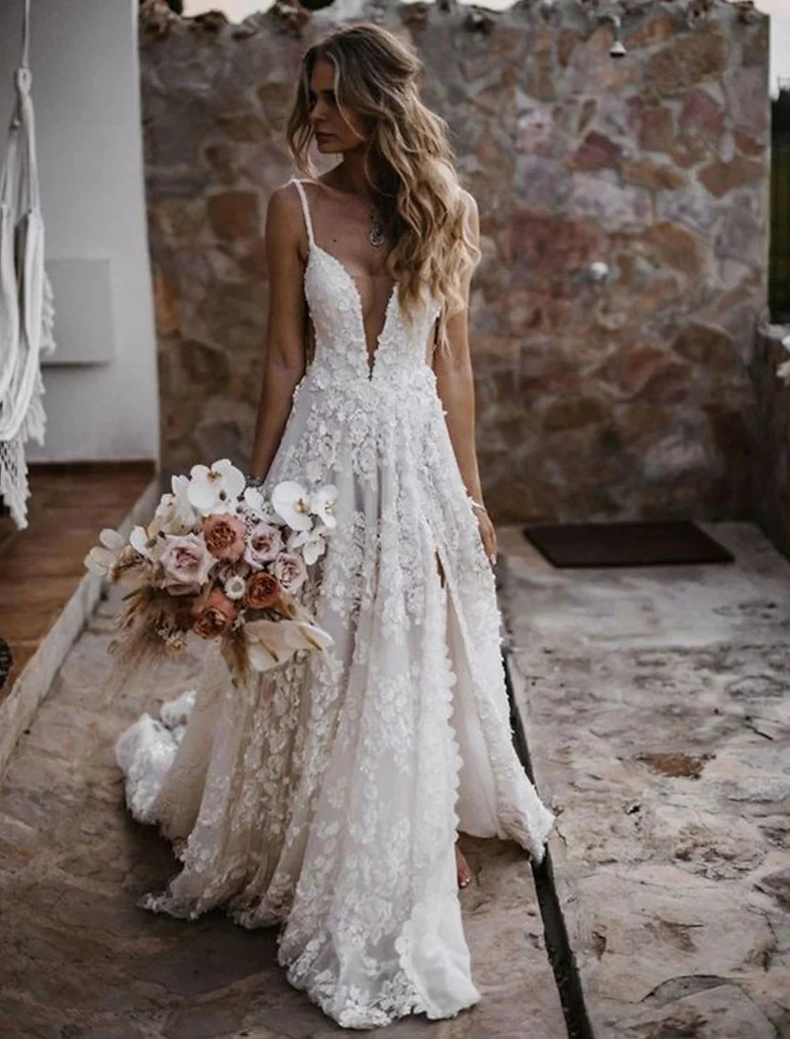 Beach Sexy Boho Wedding Dresses A-Line Sweetheart Camisole Spaghetti Strap Court Train Lace Bridal Gowns