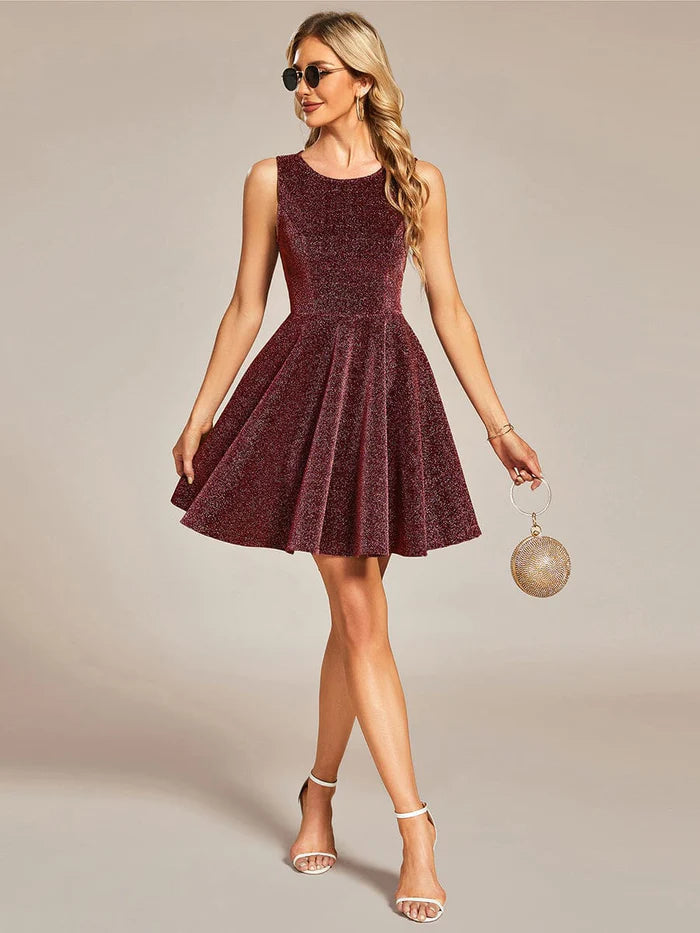 Weitese Glitter Round Neckline Sleeveless Short Homecoming Dress