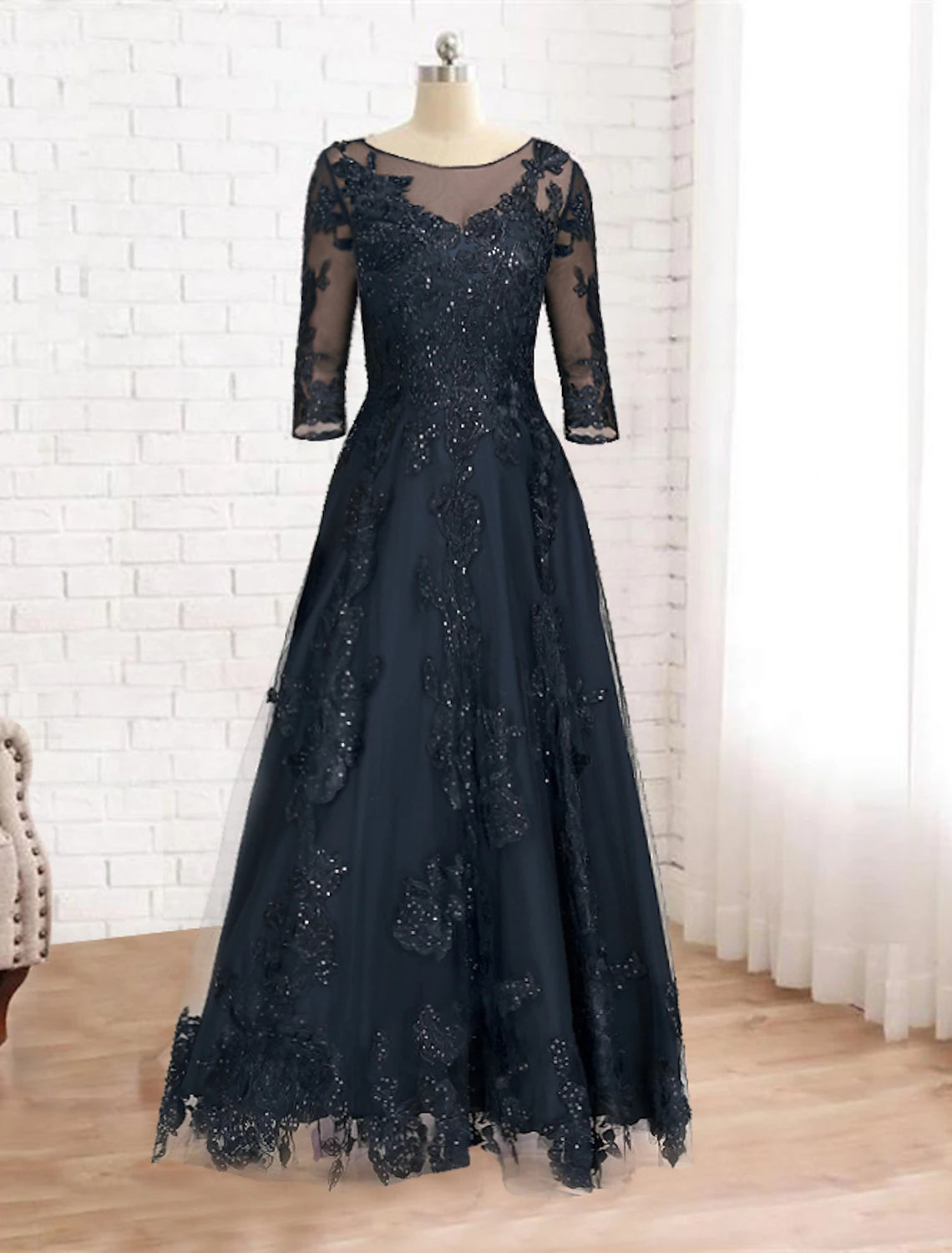 Weitese A-Line Mother of the Bride Dress Luxurious Elegant Jewel Neck Floor Length Lace Tulle Imitated Silk 3/4 Length Sleeve with Sequin Appliques