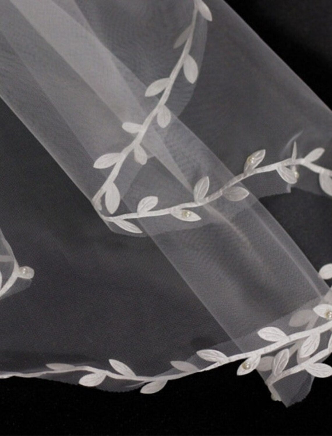 One-tier Pearls / Classic & Timeless / Elegant & Luxurious Wedding Veil Cathedral Veils