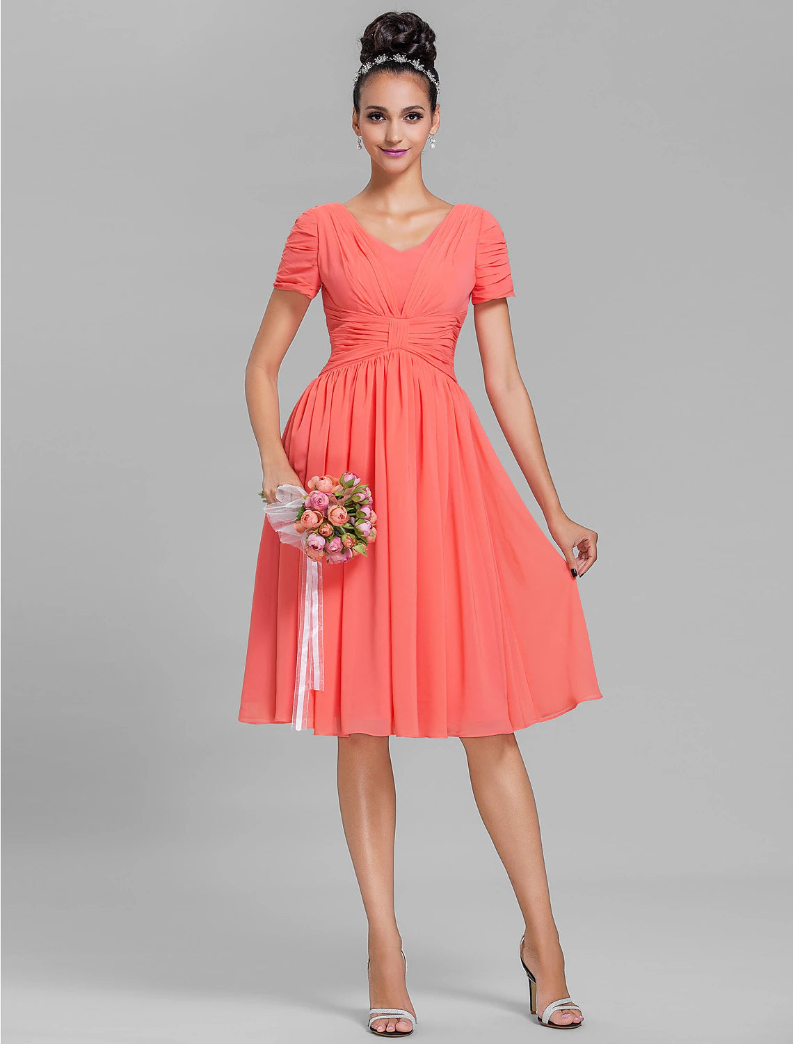 Weitese Sheath / Column Bridesmaid Dress V Neck Short Sleeve Vintage Inspired Knee Length Chiffon with Ruched / Draping