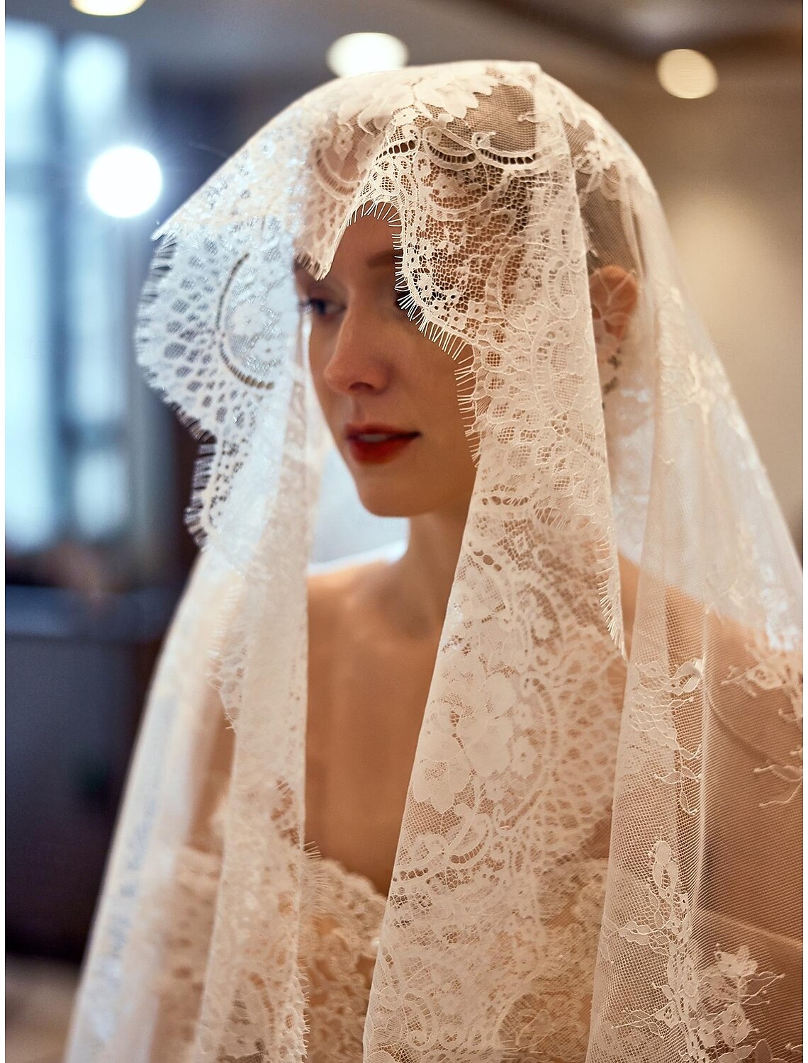 One-tier Vintage Inspired Wedding Veil Elbow Veils