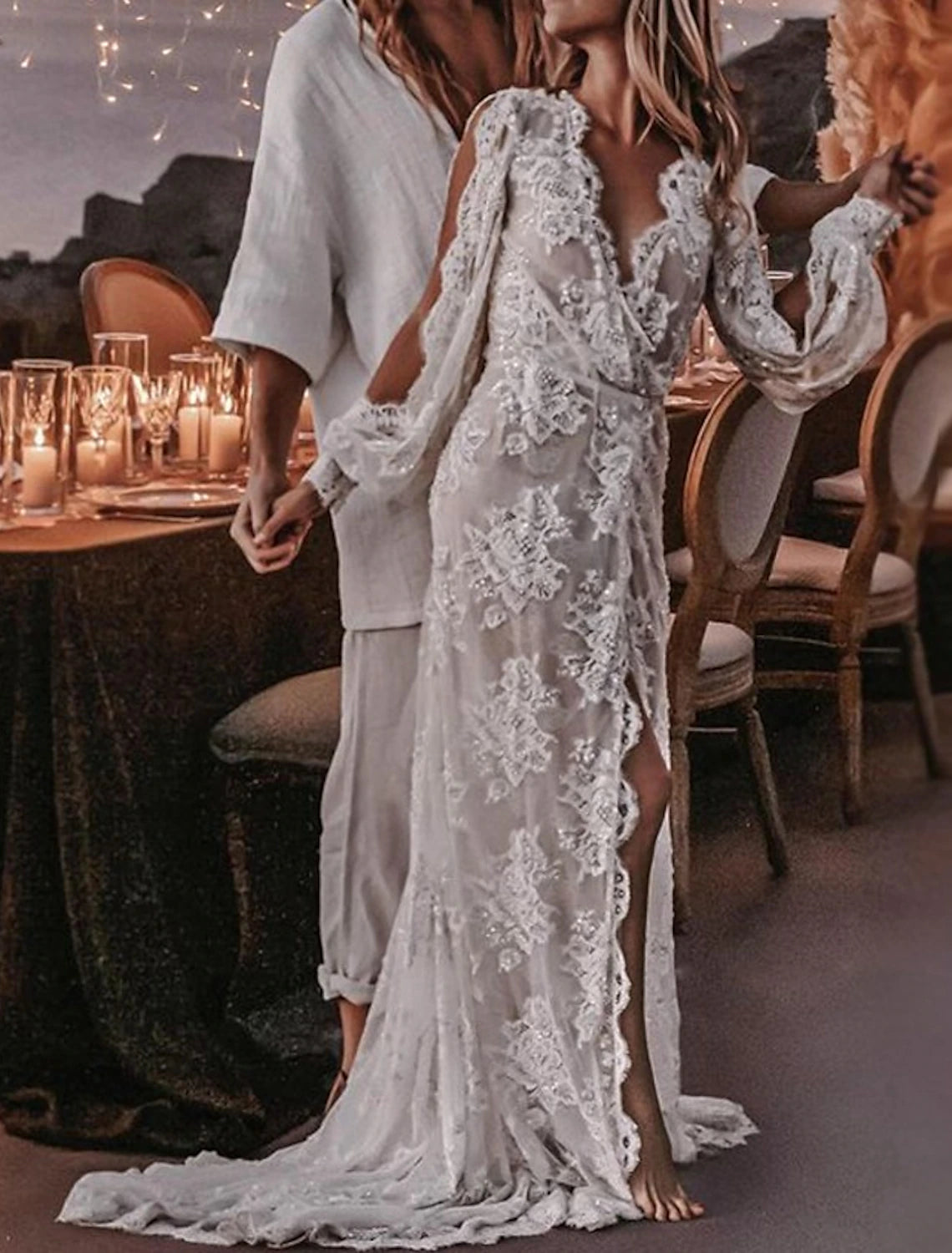 Beach Sexy Boho Wedding Dresses A-Line V Neck Long Sleeve Sweep / Brush Train Lace Bridal Gowns