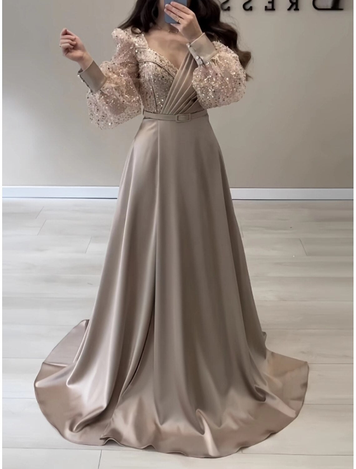 A-Line Evening Gown Elegant Dress Formal Fall Sweep / Brush Train Long Sleeve V Neck Satin