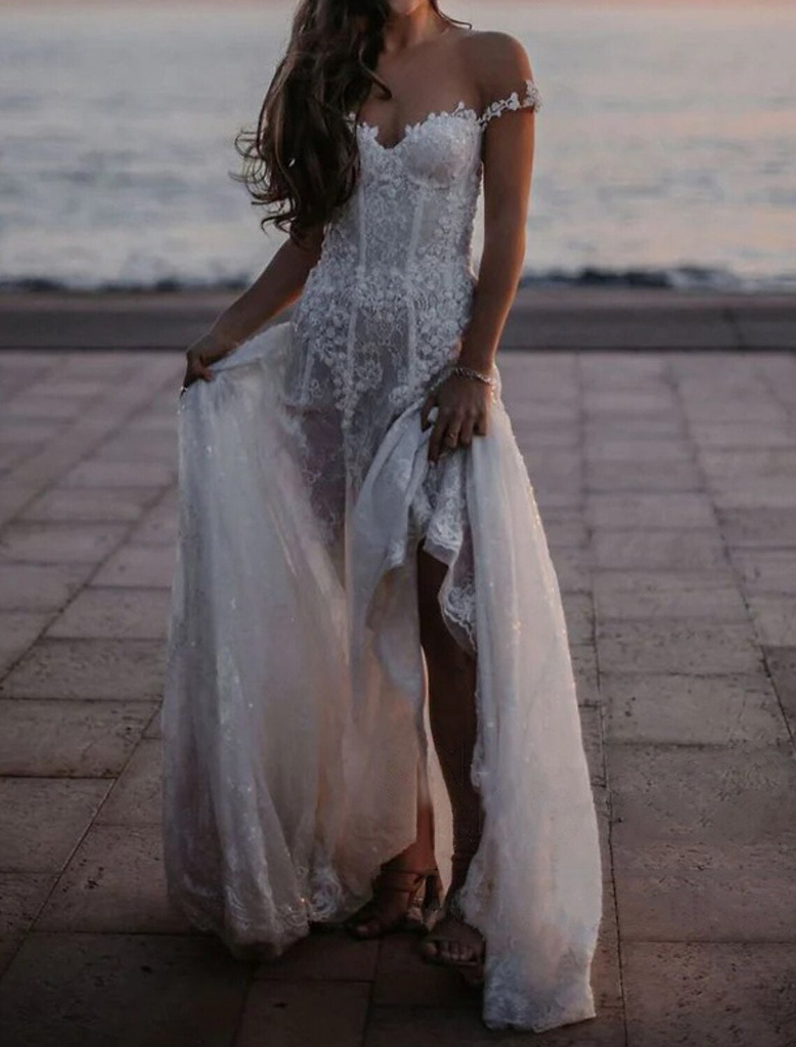 Beach Open Back Boho Wedding Dresses A-Line Off Shoulder Cap Sleeve Court Train Lace Bridal Gowns