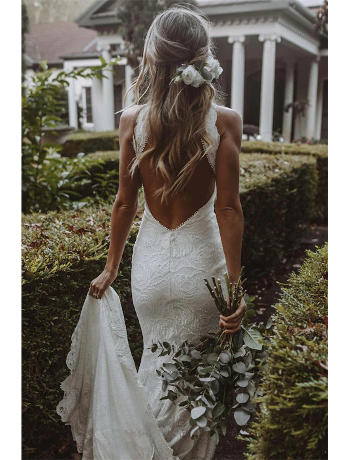 Beach Open Back Boho Wedding Dresses Mermaid / Trumpet Halter Neck Sleeveless Chapel Train Lace Bridal Gowns